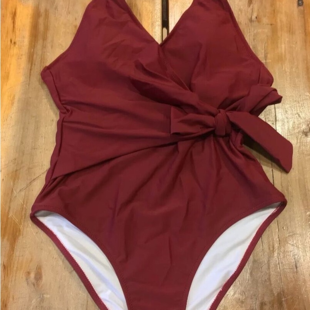 Cupshe one-piece bathing suit, Size L, wine color